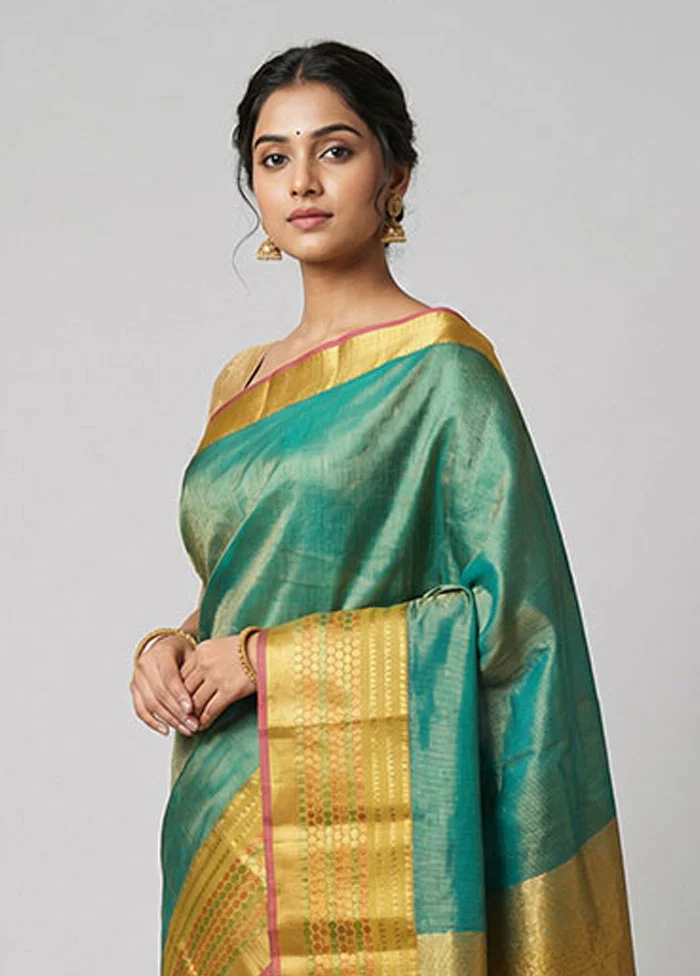 Green Handloom Kanjivaram Pure Silk Saree With Blouse Piece - Image 2
