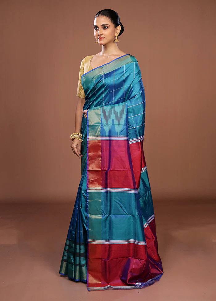 Green Handloom Kanjivaram Pure Silk Saree With Blouse Piece - Image 4