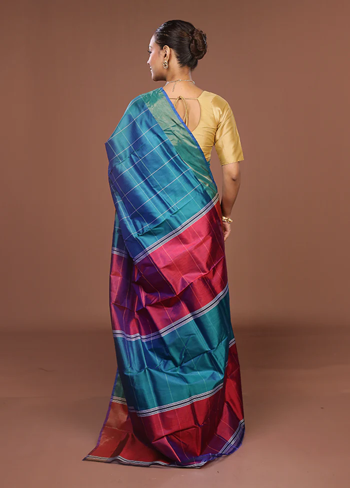 Green Handloom Kanjivaram Pure Silk Saree With Blouse Piece - Image 3