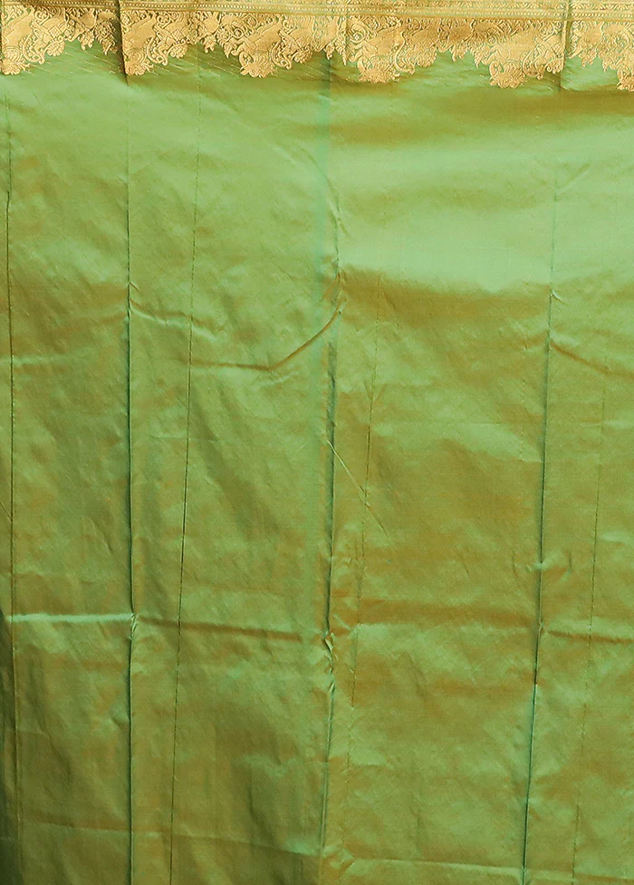 Green Handloom Kanjivaram Pure Silk Saree With Blouse Piece - Image 5