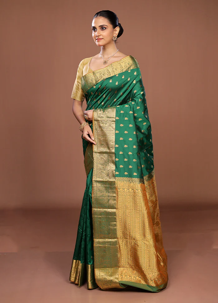 Green Handloom Kanjivaram Pure Silk Saree With Blouse Piece - Image 4