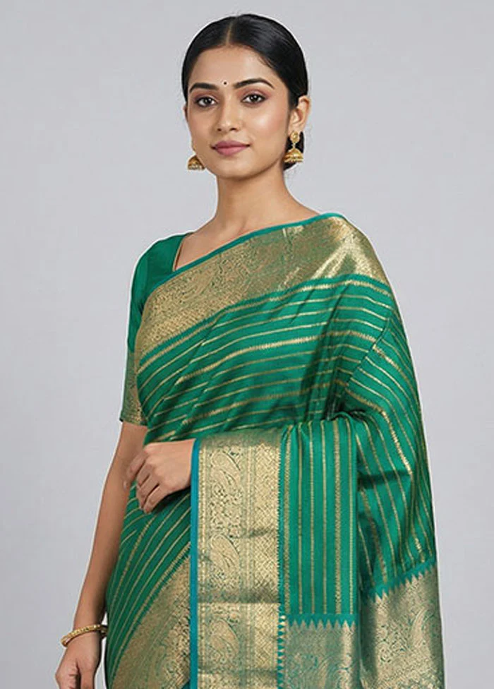 Green Handloom Kanjivaram Pure Silk Saree With Blouse Piece - Image 2