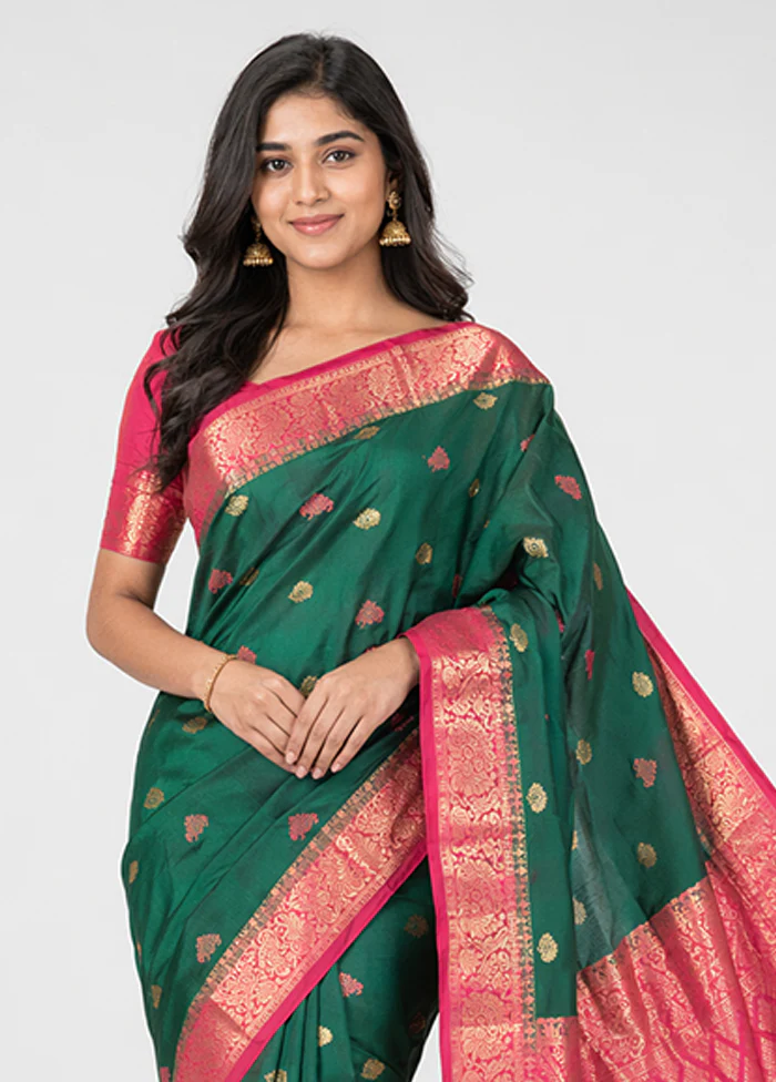 Green Handloom Kanjivaram Pure Silk Saree With Blouse Piece - Image 2