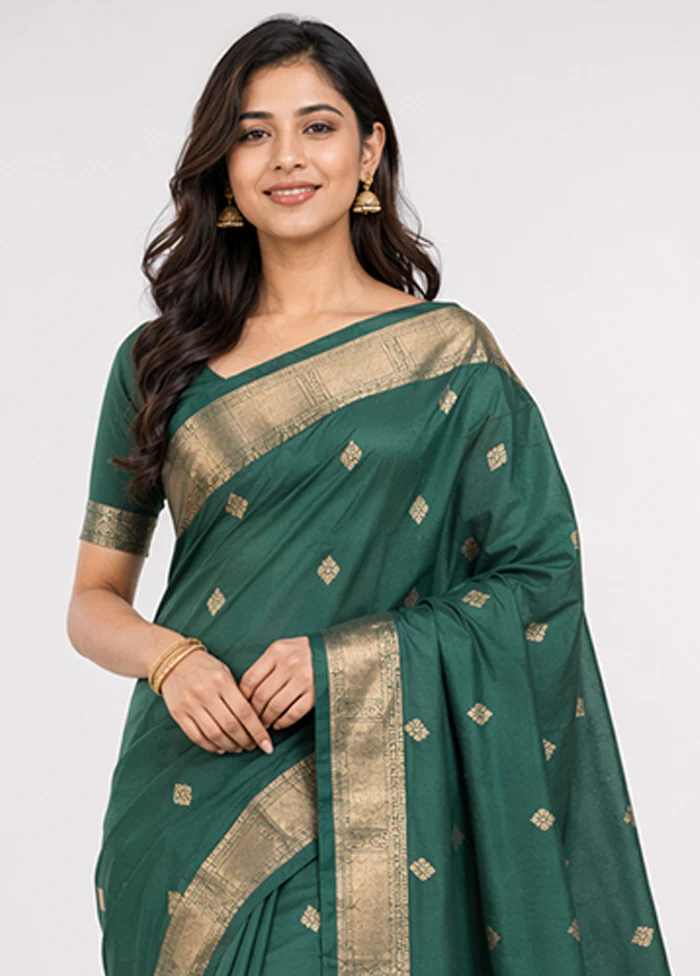 Green Handloom Kanjivaram Pure Silk Saree With Blouse Piece - Image 2