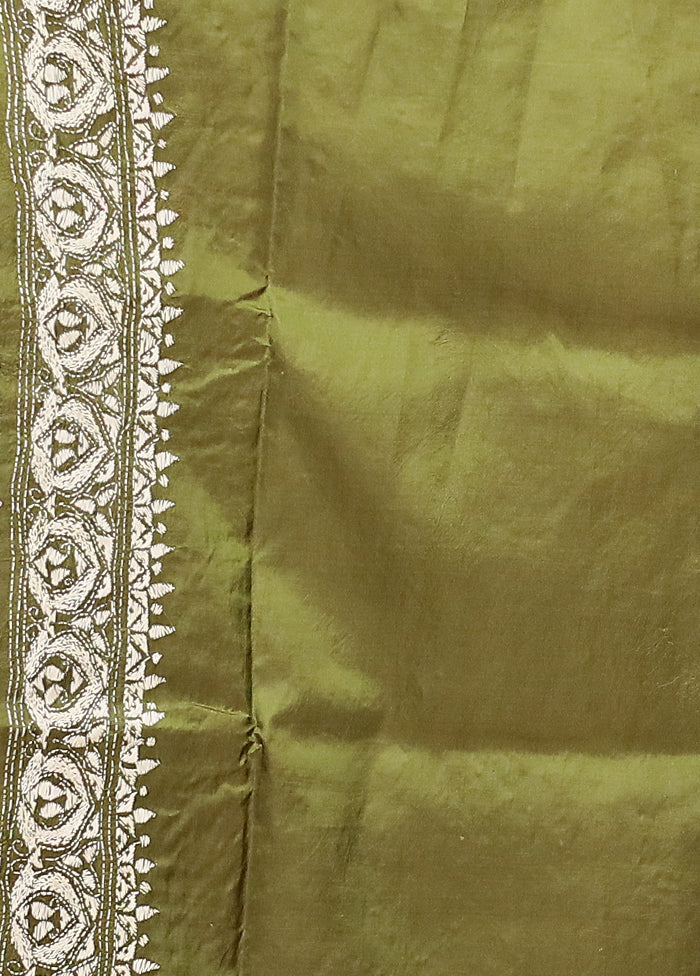 Green Handloom Kantha Stitch Pure Silk Saree With Blouse Piece - Image 5