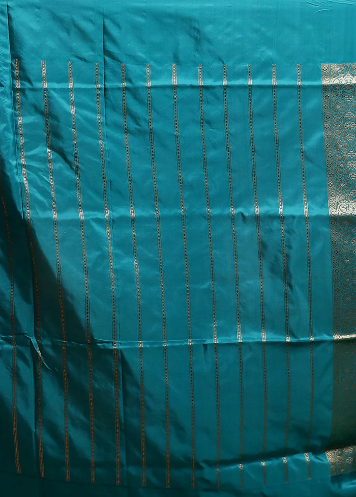 Green Handloom Katan Pure Silk Saree With Blouse Piece - Image 5