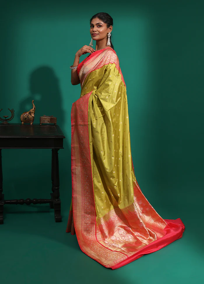 Green Handloom Katan Pure Silk Saree With Blouse Piece - Image 4
