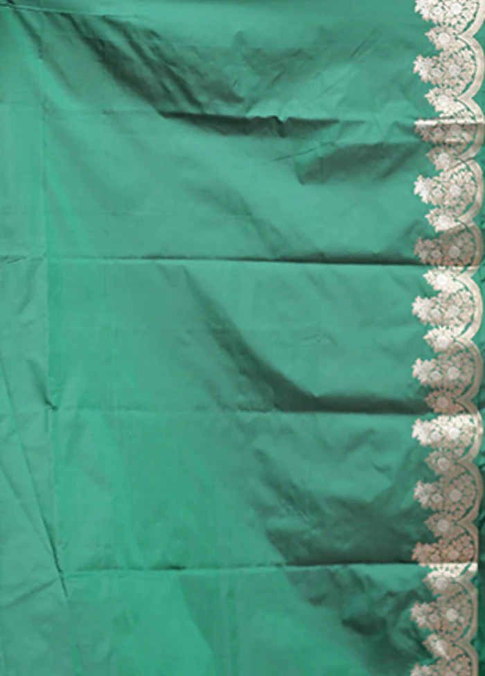 Green Handloom Katan Pure Silk Saree With Blouse Piece - Image 5
