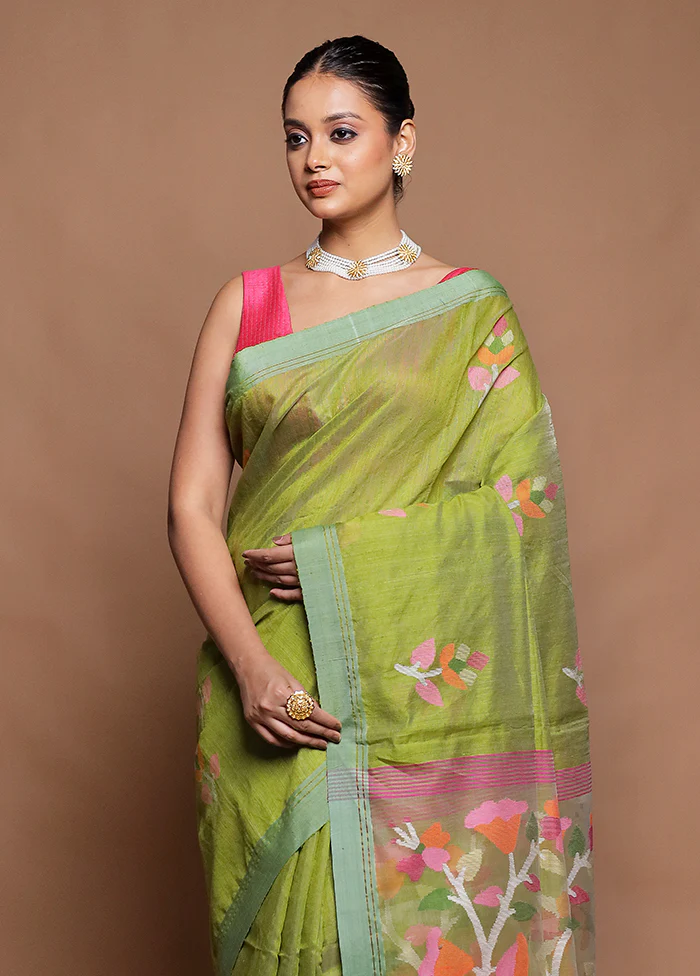 Green Handloom Matka Pure Silk Saree With Blouse Piece - Image 2