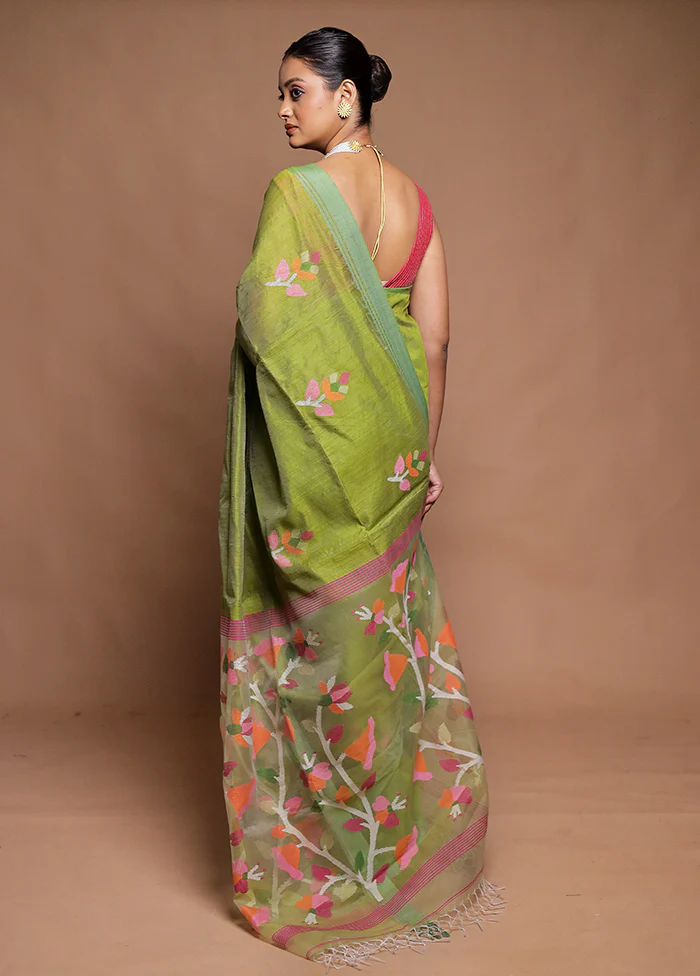Green Handloom Matka Pure Silk Saree With Blouse Piece - Image 3