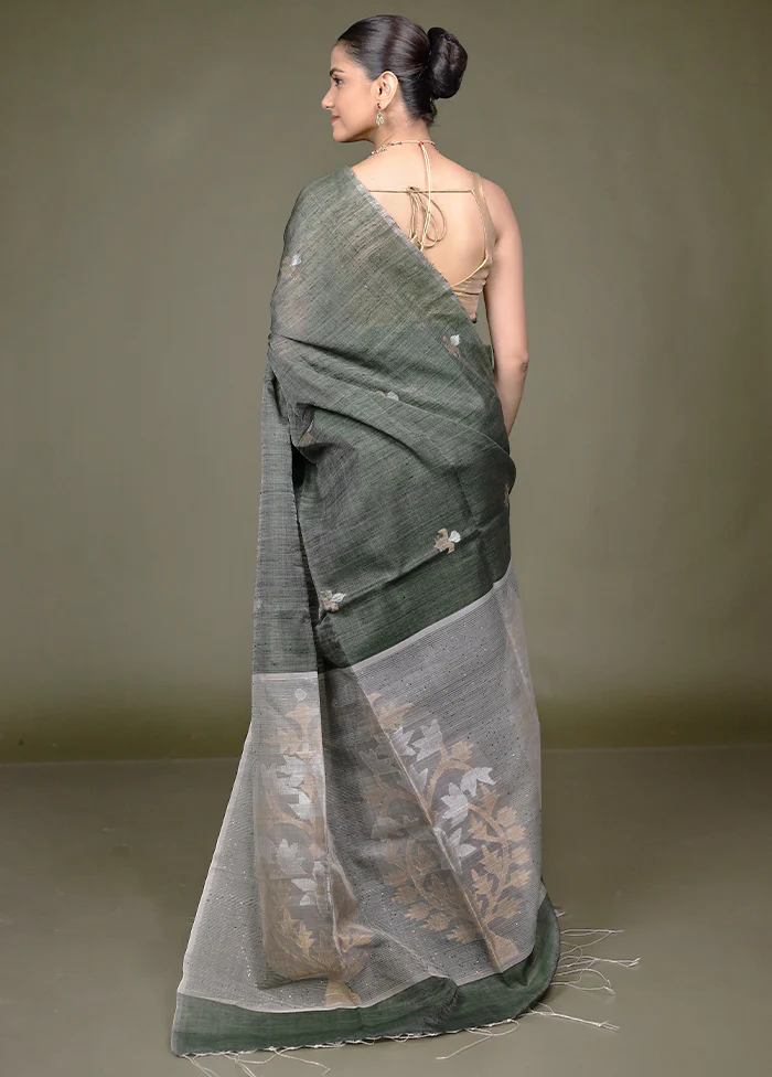 Green Handloom Matka Pure Silk Saree With Blouse Piece - Image 3