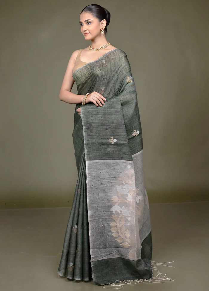 Green Handloom Matka Pure Silk Saree With Blouse Piece - Image 4