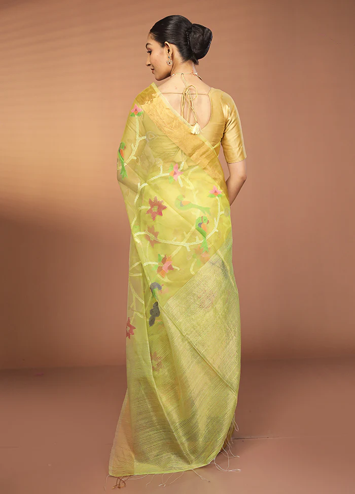 Green Handloom Matka Pure Silk Saree With Blouse Piece - Image 3
