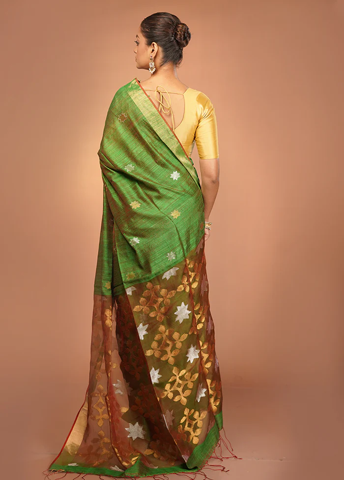 Green Handloom Matka Pure Silk Saree With Blouse Piece - Image 3
