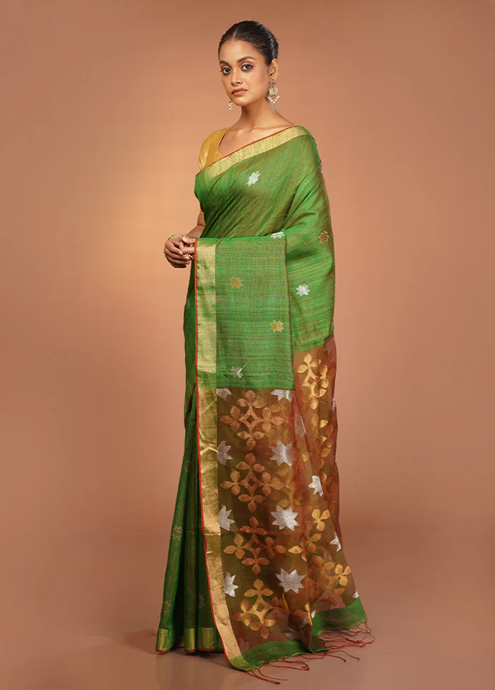 Green Handloom Matka Pure Silk Saree With Blouse Piece - Image 4