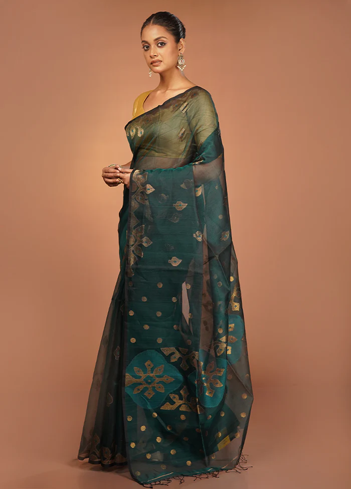 Green Handloom Matka Pure Silk Saree With Blouse Piece - Image 4