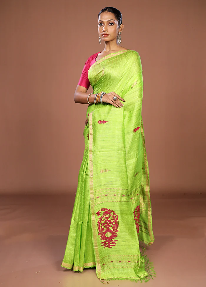 Green Handloom Matka Pure Silk Saree With Blouse Piece - Image 4