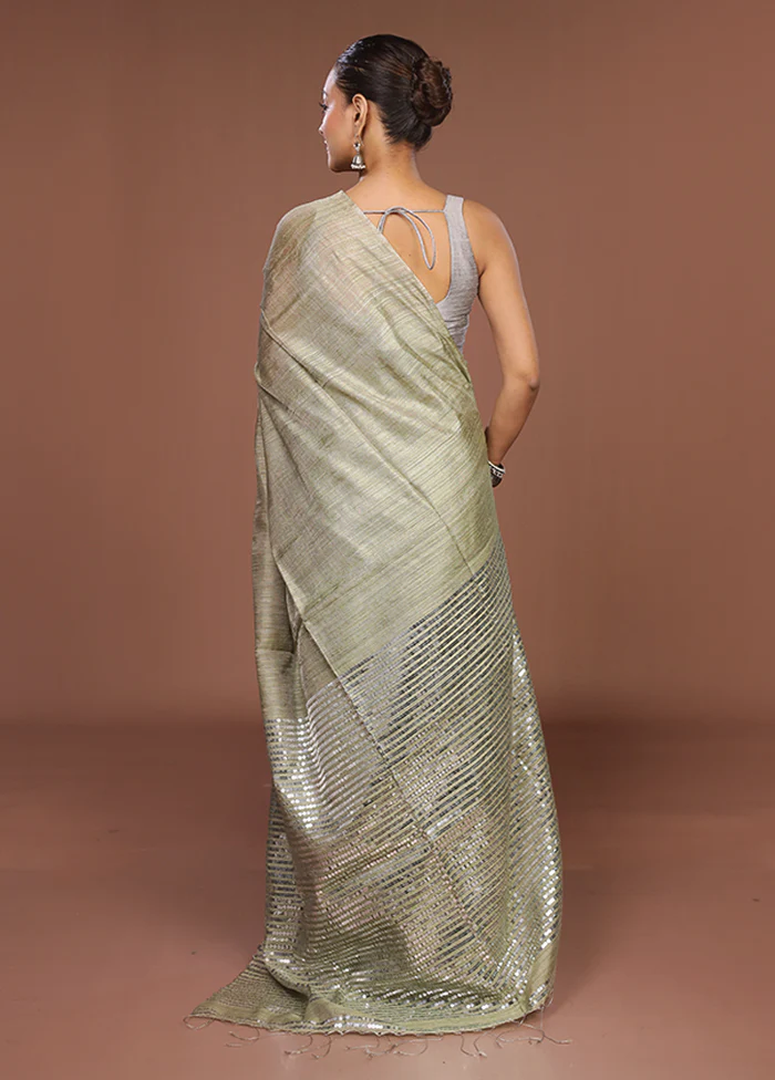 Green Handloom Matka Pure Silk Saree With Blouse Piece - Image 3