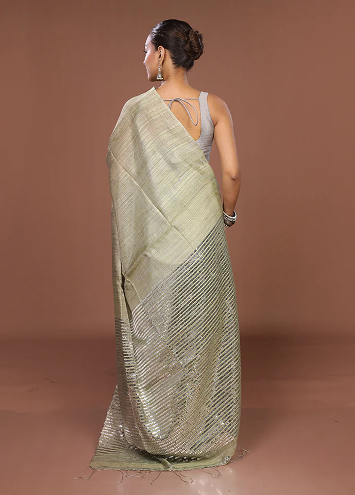 Green Handloom Matka Pure Silk Saree With Blouse Piece - Image 3