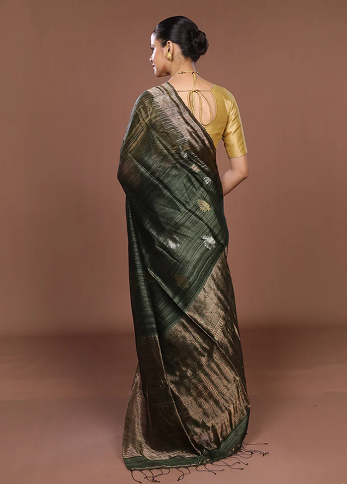 Green Handloom Matka Pure Silk Saree With Blouse Piece - Image 3