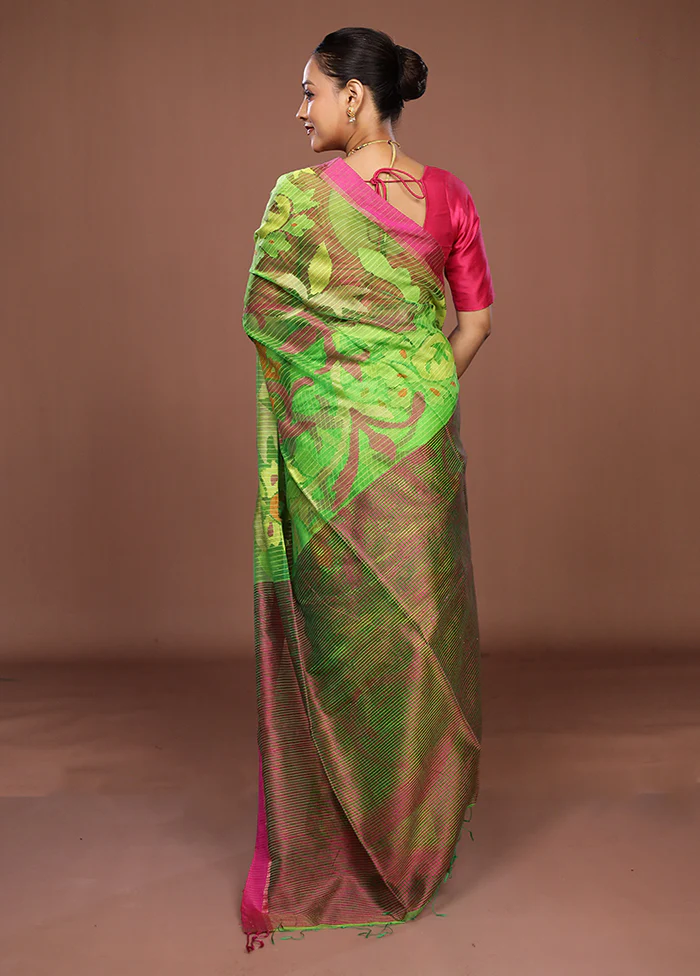 Green Handloom Matka Pure Silk Saree With Blouse Piece - Image 3