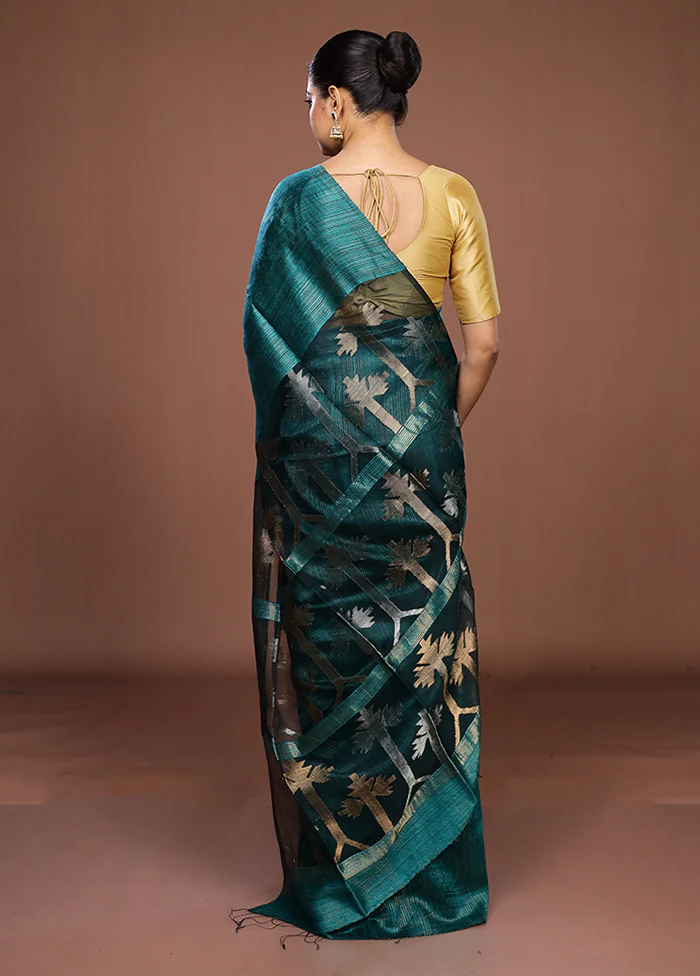 Green Handloom Matka Pure Silk Saree With Blouse Piece - Image 3