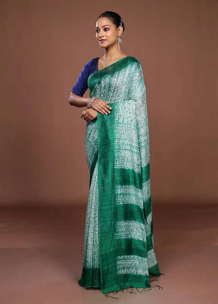 Green Handloom Matka Pure Silk Saree With Blouse Piece - Image 4