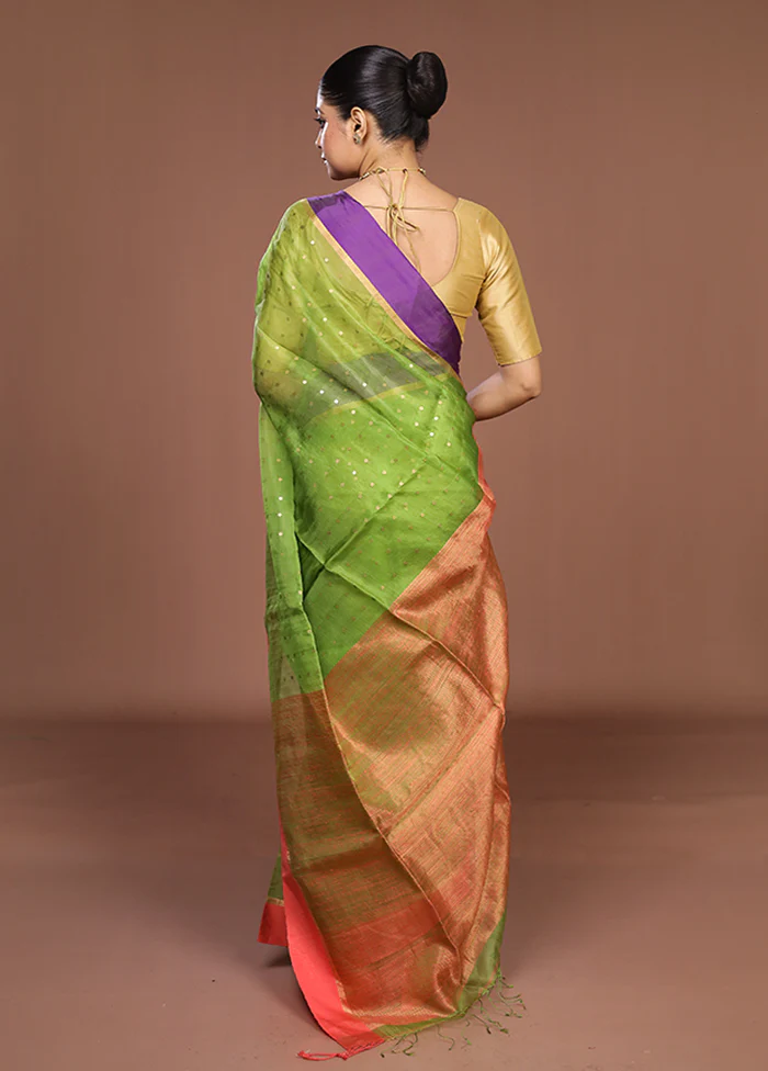 Green Handloom Matka Pure Silk Saree With Blouse Piece - Image 3