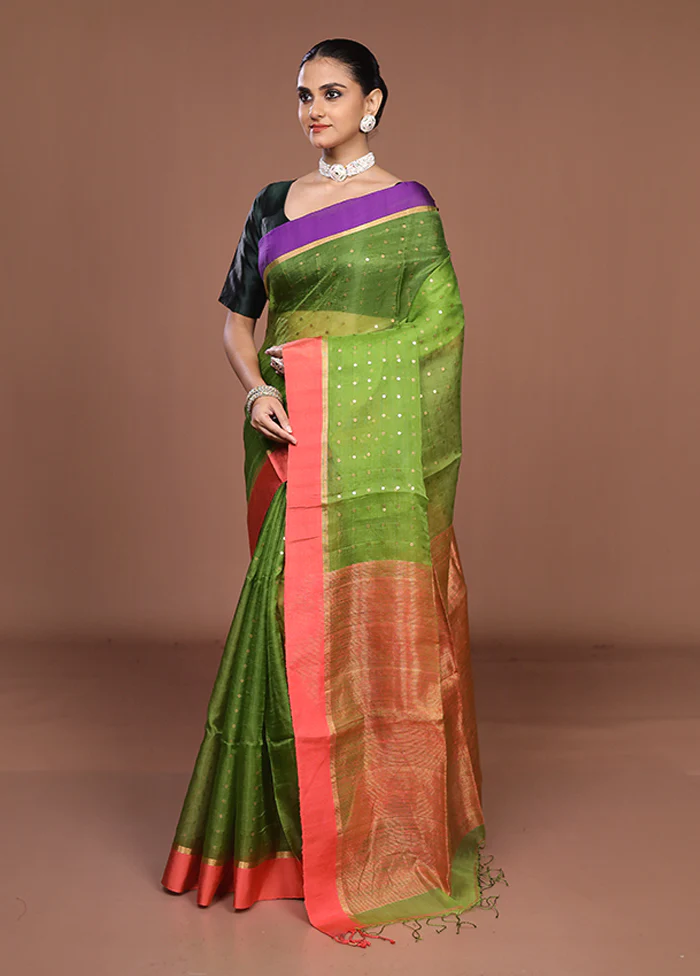 Green Handloom Matka Pure Silk Saree With Blouse Piece - Image 4