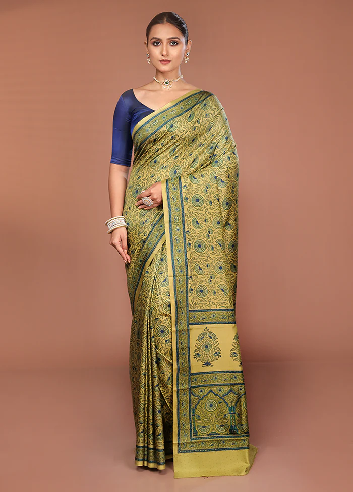 Green Handloom Printed Pure Silk Saree Without Blouse Piece - Image 2