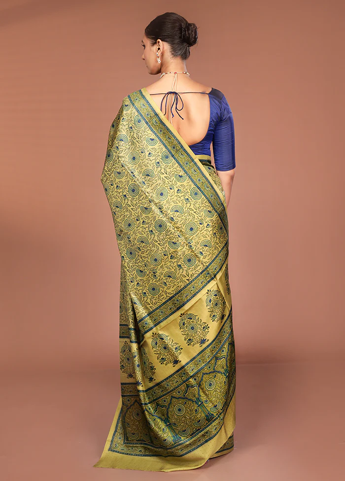 Green Handloom Printed Pure Silk Saree Without Blouse Piece - Image 3