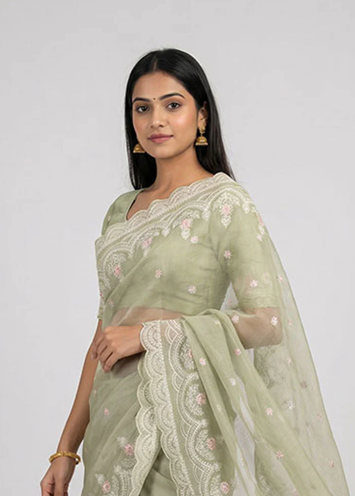 Green Handloom Pure Cotton Saree With Blouse Piece - Image 2