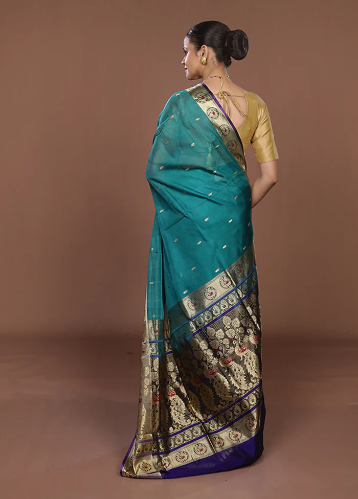 Green Handloom Pure Cotton Saree With Blouse Piece - Image 3