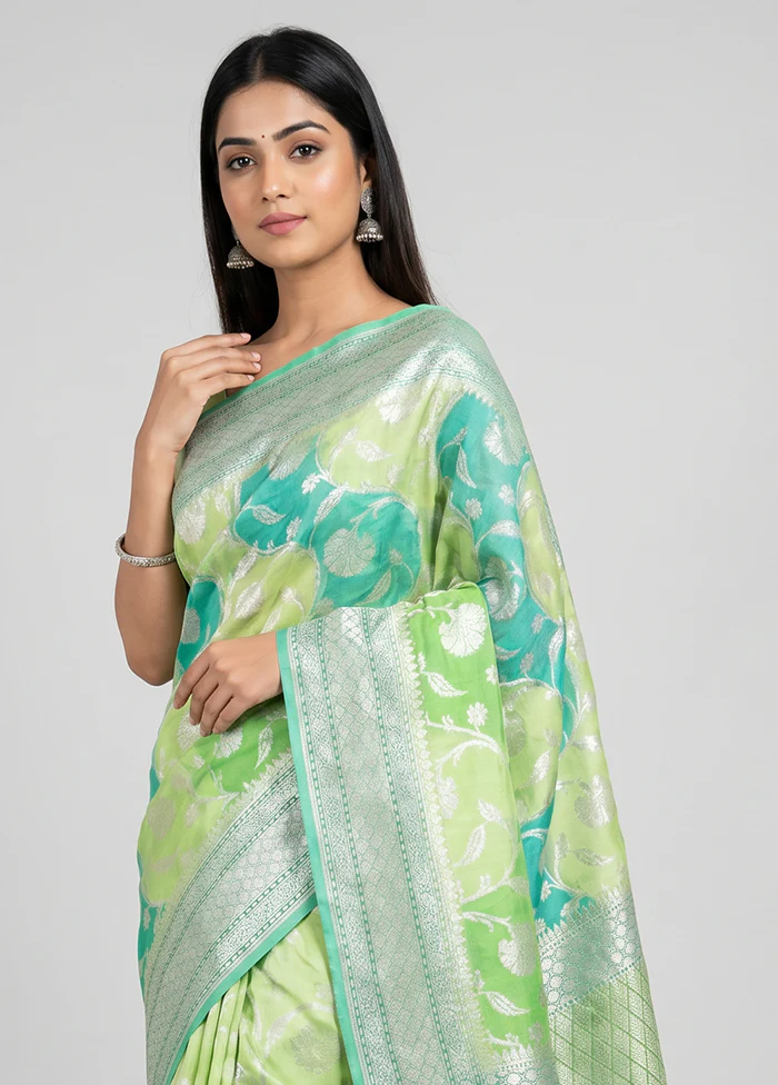 Green Handloom Pure Georgette Saree With Blouse Piece - Image 2