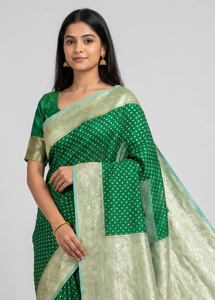 Green Handloom Pure Georgette Saree With Blouse Piece - Image 2
