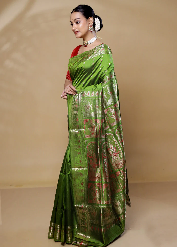 Green Handloom Swarnachuri Pure Silk Saree With Blouse Piece - Image 4