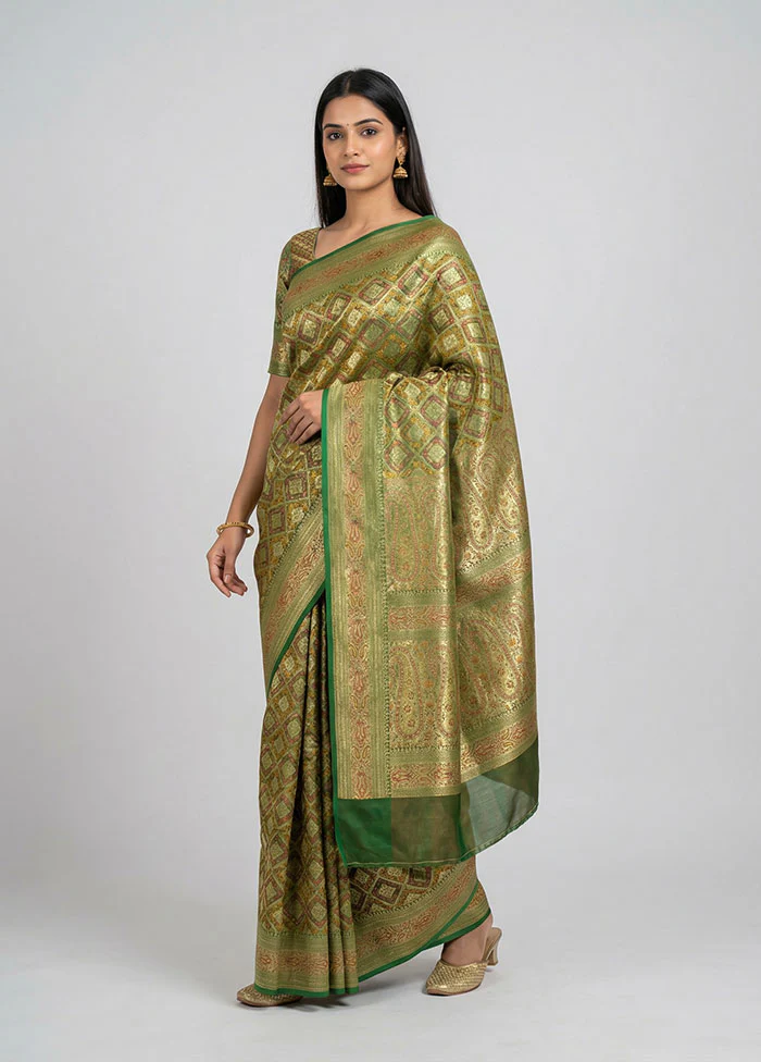 Green Handloom Tanchoi Pure Silk Saree With Blouse Piece