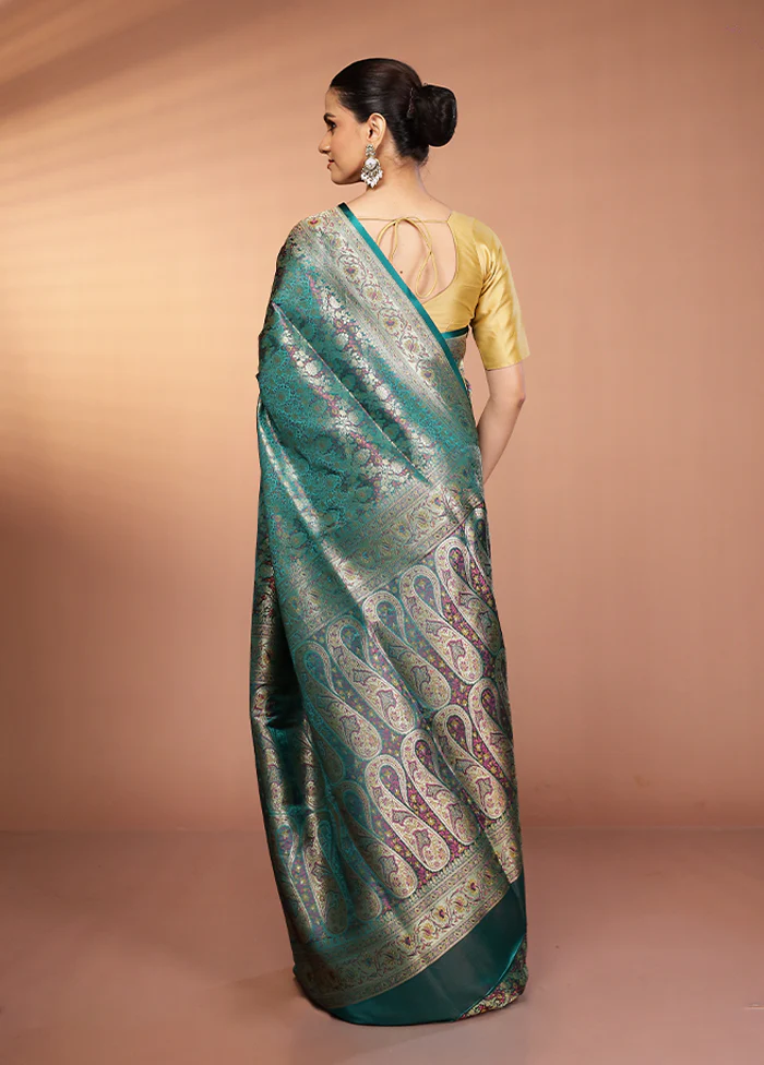 Green Handloom Tanchoi Pure Silk Saree With Blouse Piece - Image 3