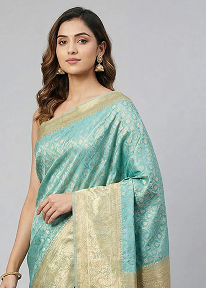 Green Handloom Tanchoi Pure Silk Saree With Blouse Piece - Image 2