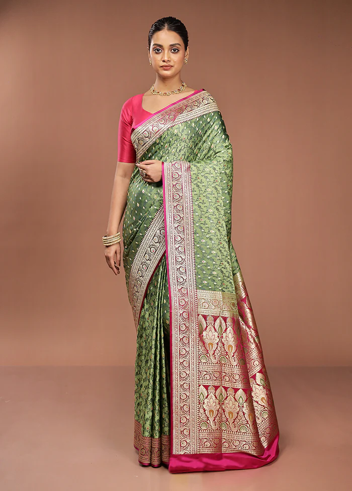 Green Handloom Tanchoi Pure Silk Saree With Blouse Piece - Image 2