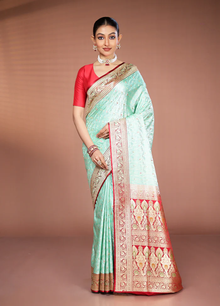 Green Handloom Tanchoi Pure Silk Saree With Blouse Piece - Image 2