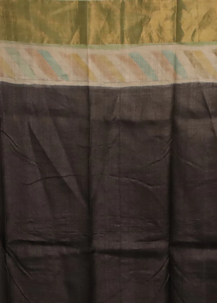 Green Handloom Tussar Pure Silk Saree With Blouse Piece - Image 5