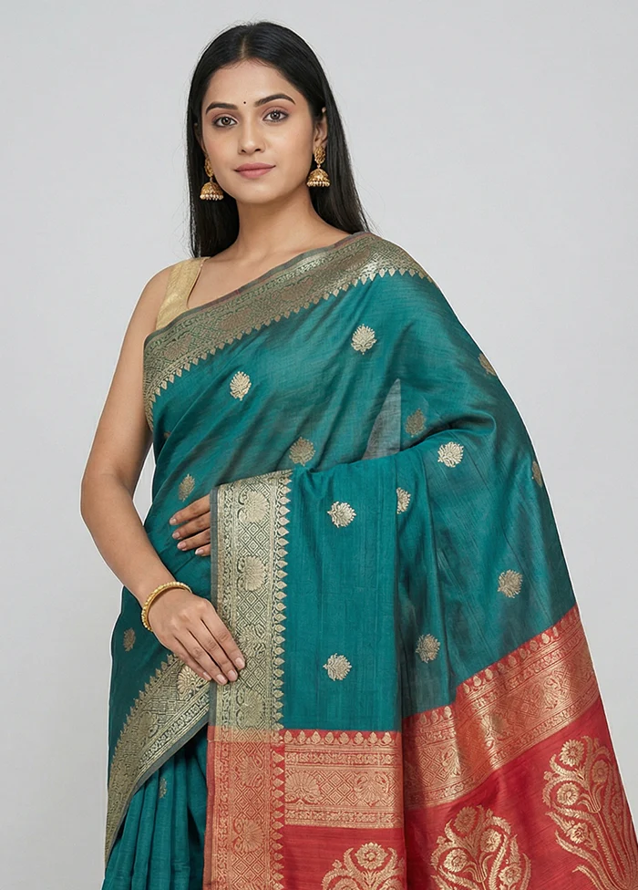 Green Handloom Tussar Pure Silk Saree With Blouse Piece - Image 2