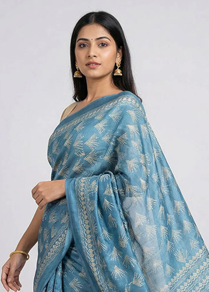 Green Handloom Tussar Pure Silk Saree With Blouse Piece - Image 2