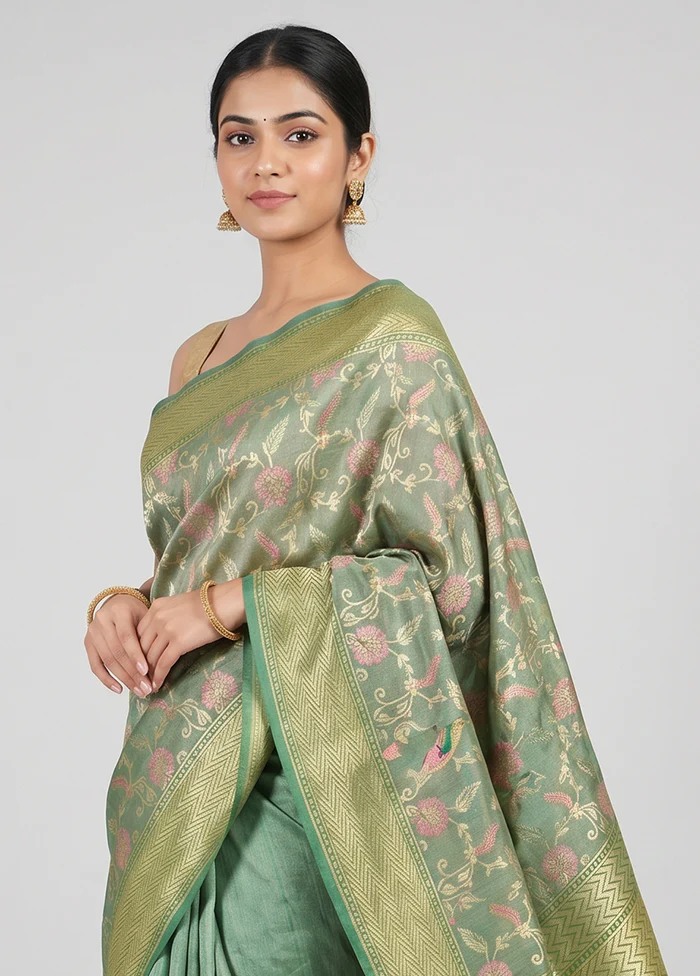 Green Handloom Tussar Pure Silk Saree With Blouse Piece - Image 2