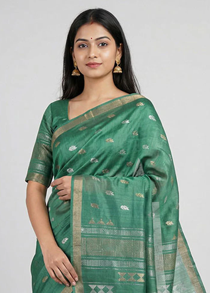Green Handloom Tussar Pure Silk Saree With Blouse Piece - Image 2