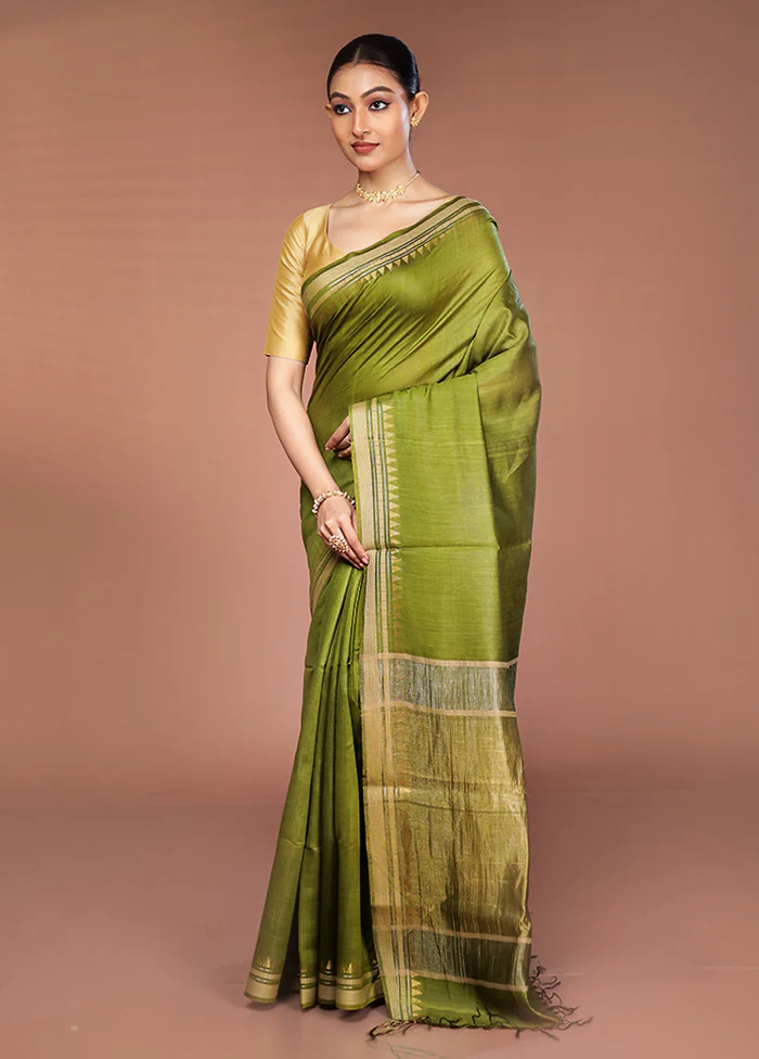 Green Handloom Tussar Pure Silk Saree With Blouse Piece - Image 4