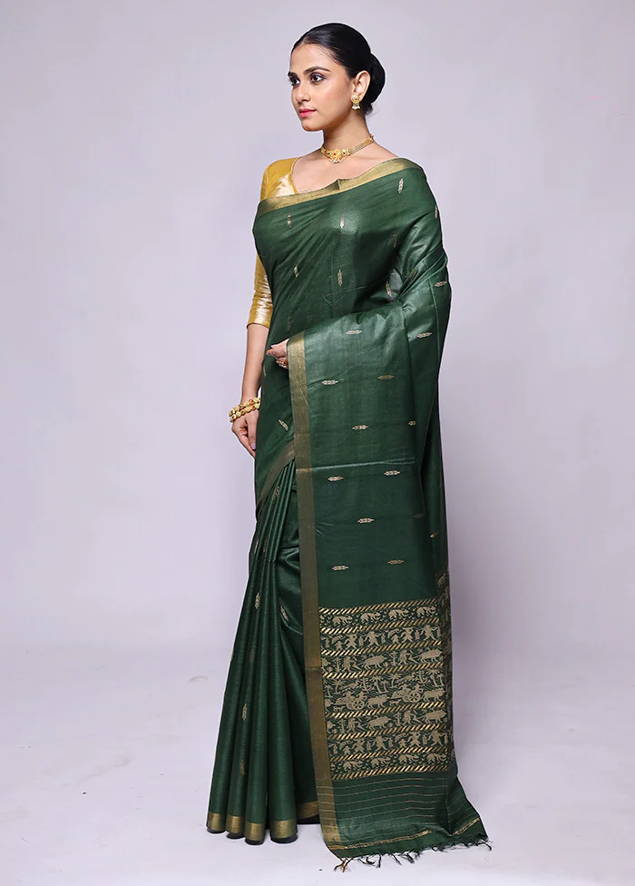Green Handloom Tussar Pure Silk Saree With Blouse Piece - Image 4