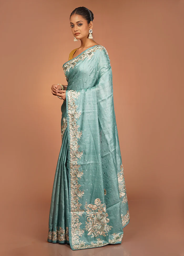 Green Handloom Tussar Pure Silk Saree With Blouse Piece - Image 4