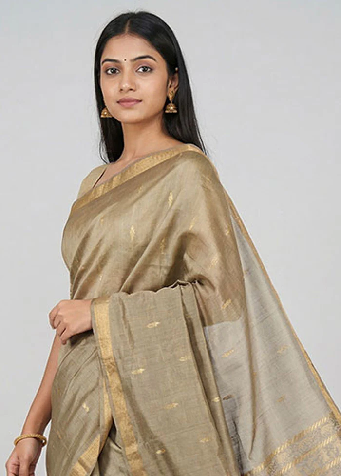 Green Handloom Tussar Pure Silk Saree With Blouse Piece - Image 2